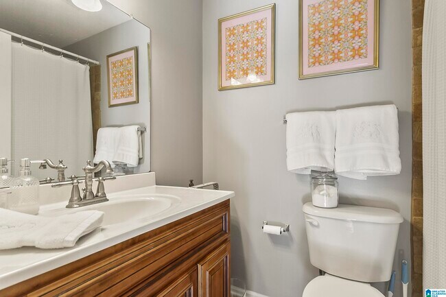 Building Photo - 120 15th St E