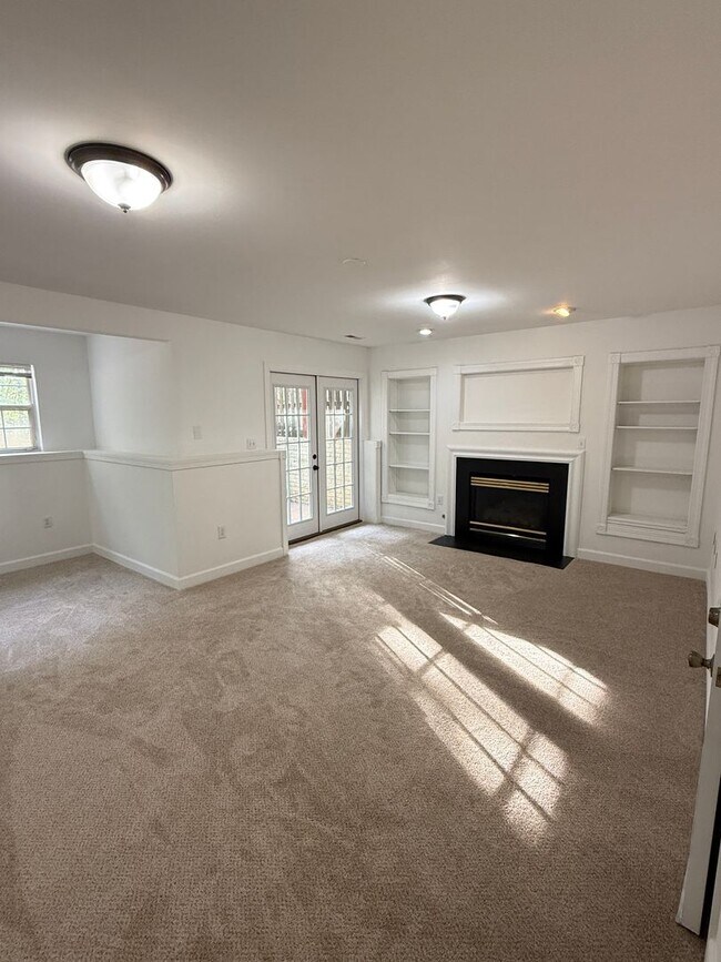 Building Photo - 17301 Pacific Rim Terrace