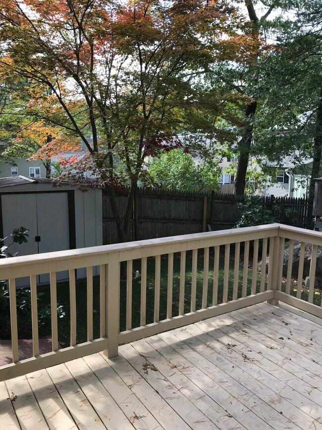 Building Photo - 16 Bowstring Way