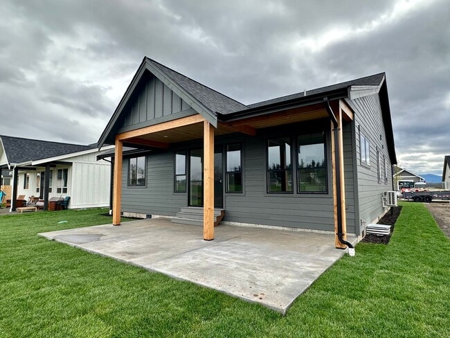 Building Photo - 2075 Bowfin Way