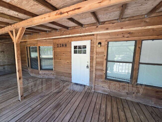 Building Photo - 2288 Amarylis Ave