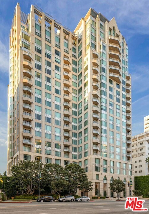 Building Photo - 10727 Wilshire Blvd