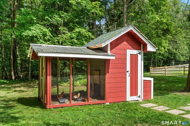 Building Photo - 372 Tucker Hill Rd