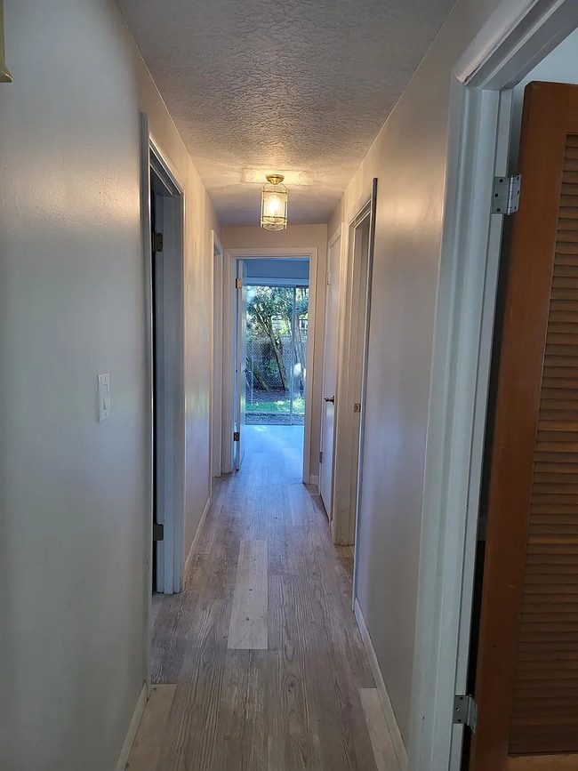 Building Photo - 4875 SW 165th Ave