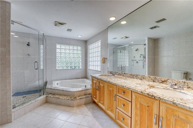 Building Photo - 2000 Admirals Way