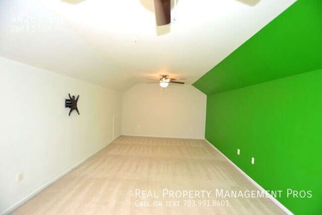 Building Photo - 44261 Shehawken Terrace