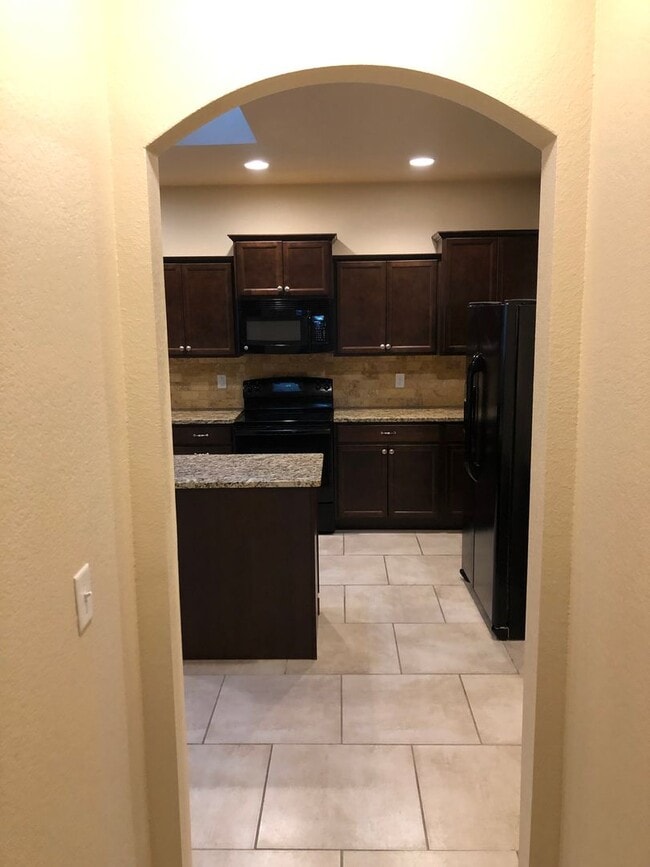 Building Photo - Very Nice 3 bed, 3 bath 2 car Home on a cul-de-sac in Peyton with Mountain Views