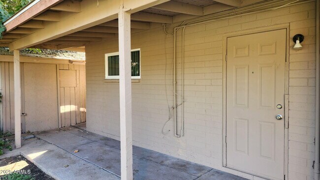 Building Photo - 2645 W Morten Ave