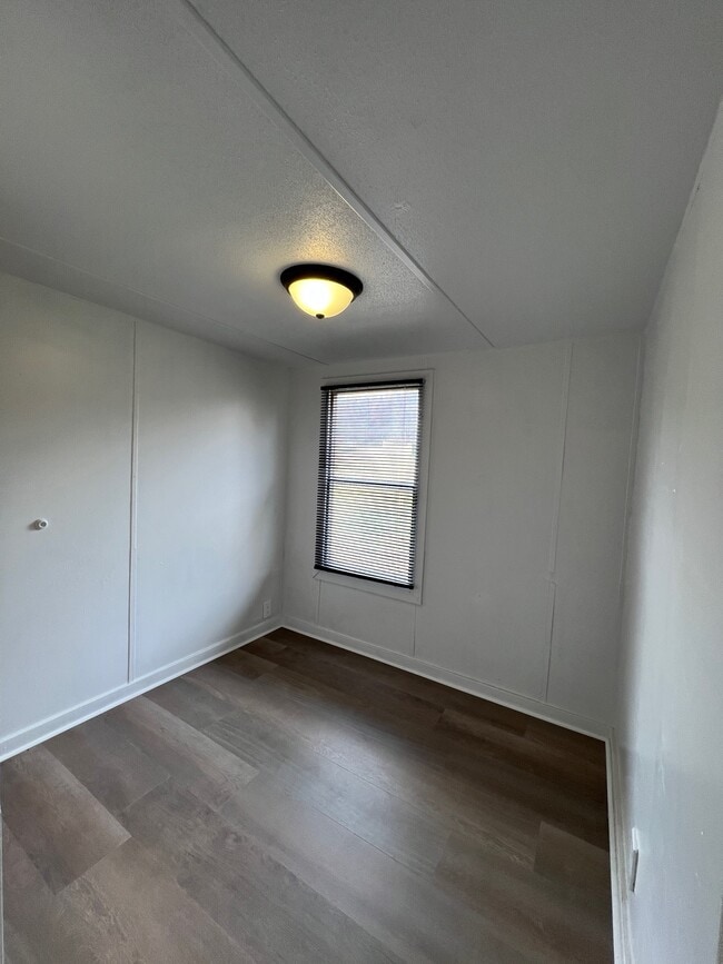 Building Photo - 137 Vestin Dr