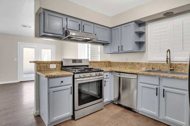 Building Photo - 5321 Tamanar Dr