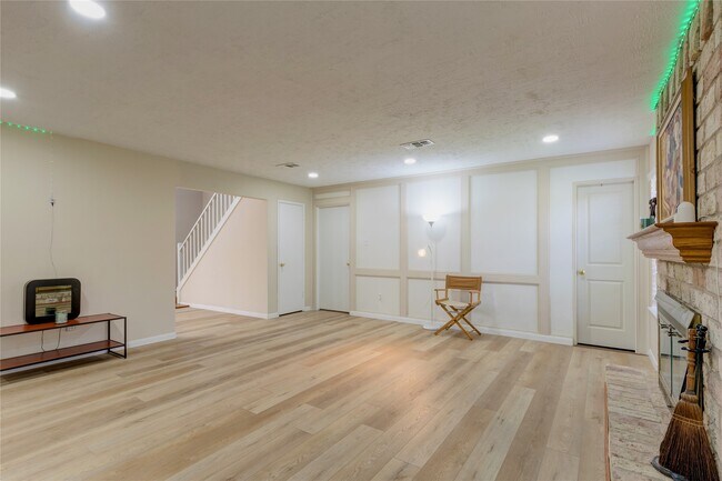 Building Photo - 2902 Field Line Dr