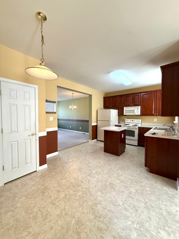 Building Photo - 266 Bruaw Dr