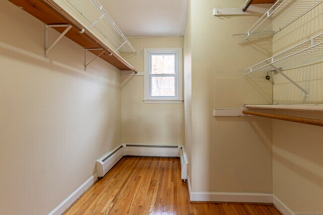 Building Photo - 288 Candlewyck Dr