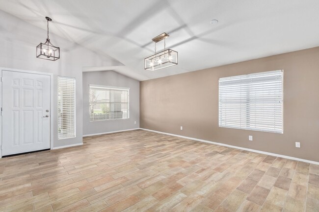 Building Photo - GORGEOUS home in the highly desired Arrowhead Ranch