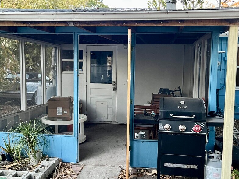 Building Photo - 5016 18th Ave S