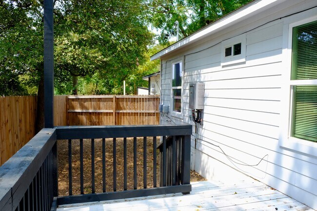 Building Photo - 1401 Marcus Pl