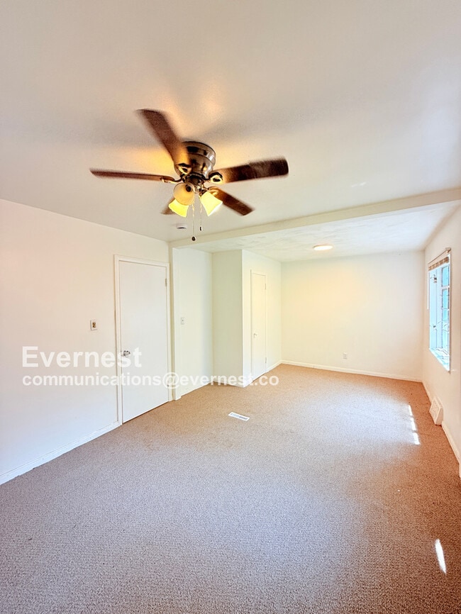 Building Photo - 20527 Rosemont Ave