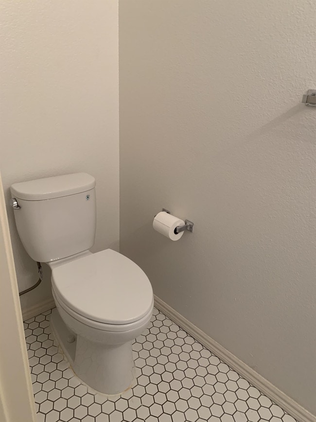 Building Photo - 563 Shoal Cir