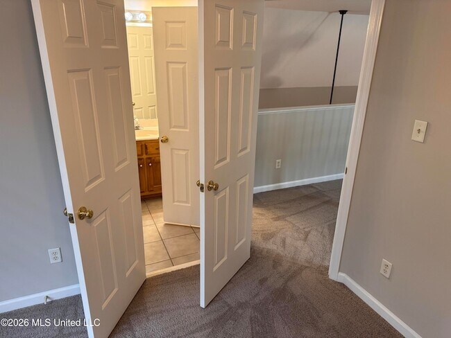 Building Photo - 3803 Lake Village Cove