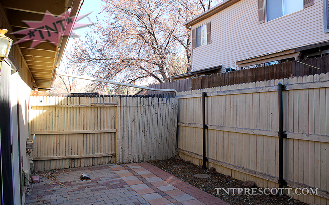 Building Photo - Townhome in Butte Haven HOA