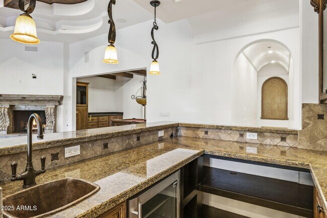 Building Photo - 9222 E Rimrock Dr