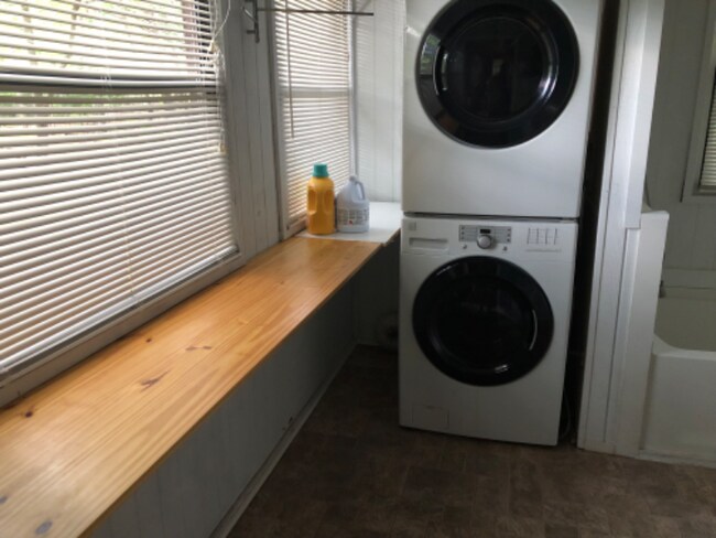 Building Photo - 107 Rockcrest Ridge