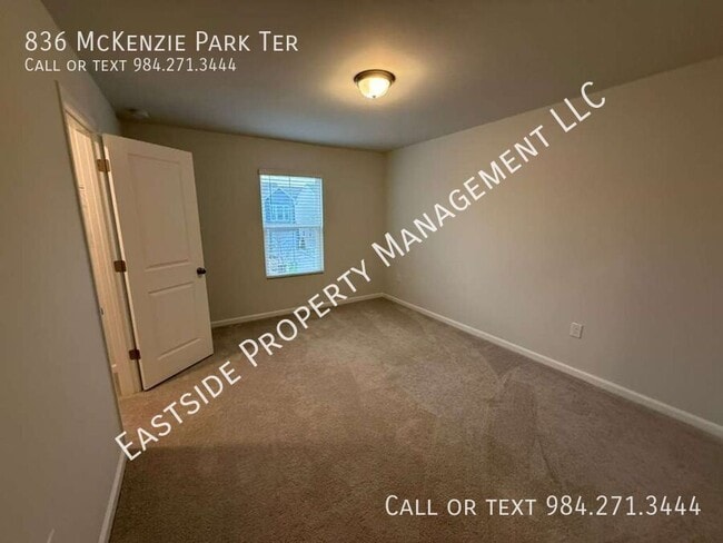 Building Photo - 836 McKenzie Pk Ter