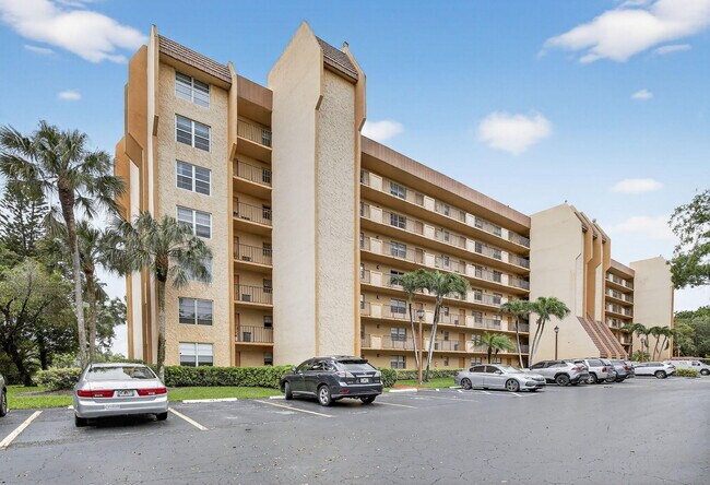 Building Photo - 3001 W Rolling Hills Cir