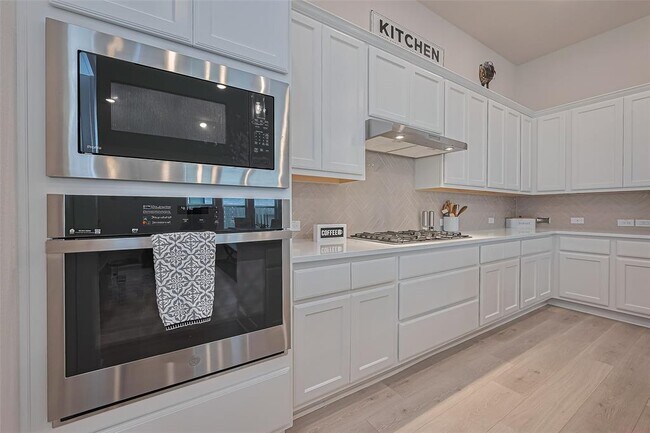 Building Photo - 4910 Tan Briar Dr