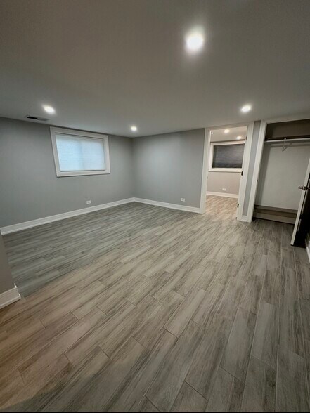 Building Photo - 7225 E Prairie Rd