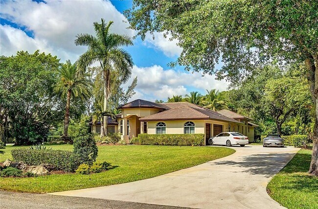 Building Photo - 6807 NW 66th Way