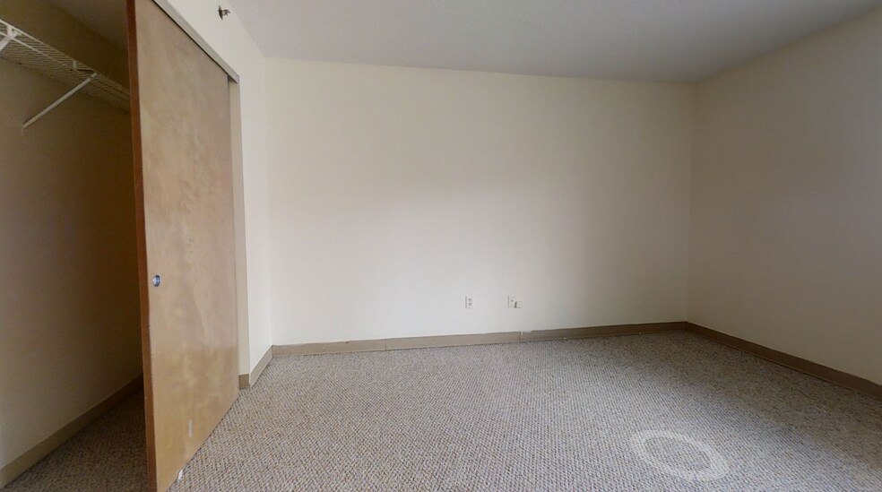 Building Photo - 144 North Beacon St