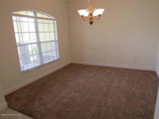 Building Photo - 1741 Bridgeport Cir
