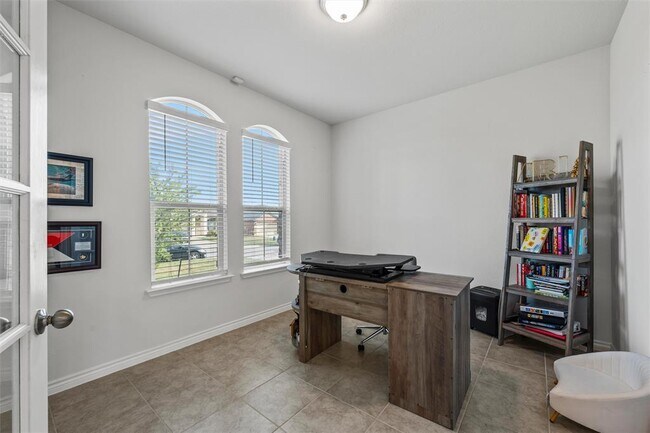 Building Photo - 6113 Lavaca Dr