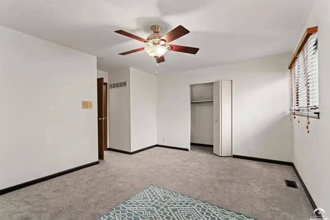 Building Photo - 2620 W 24th Terrace