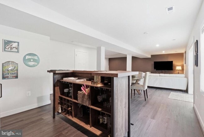 Building Photo - 9202 Wood Creek Cir