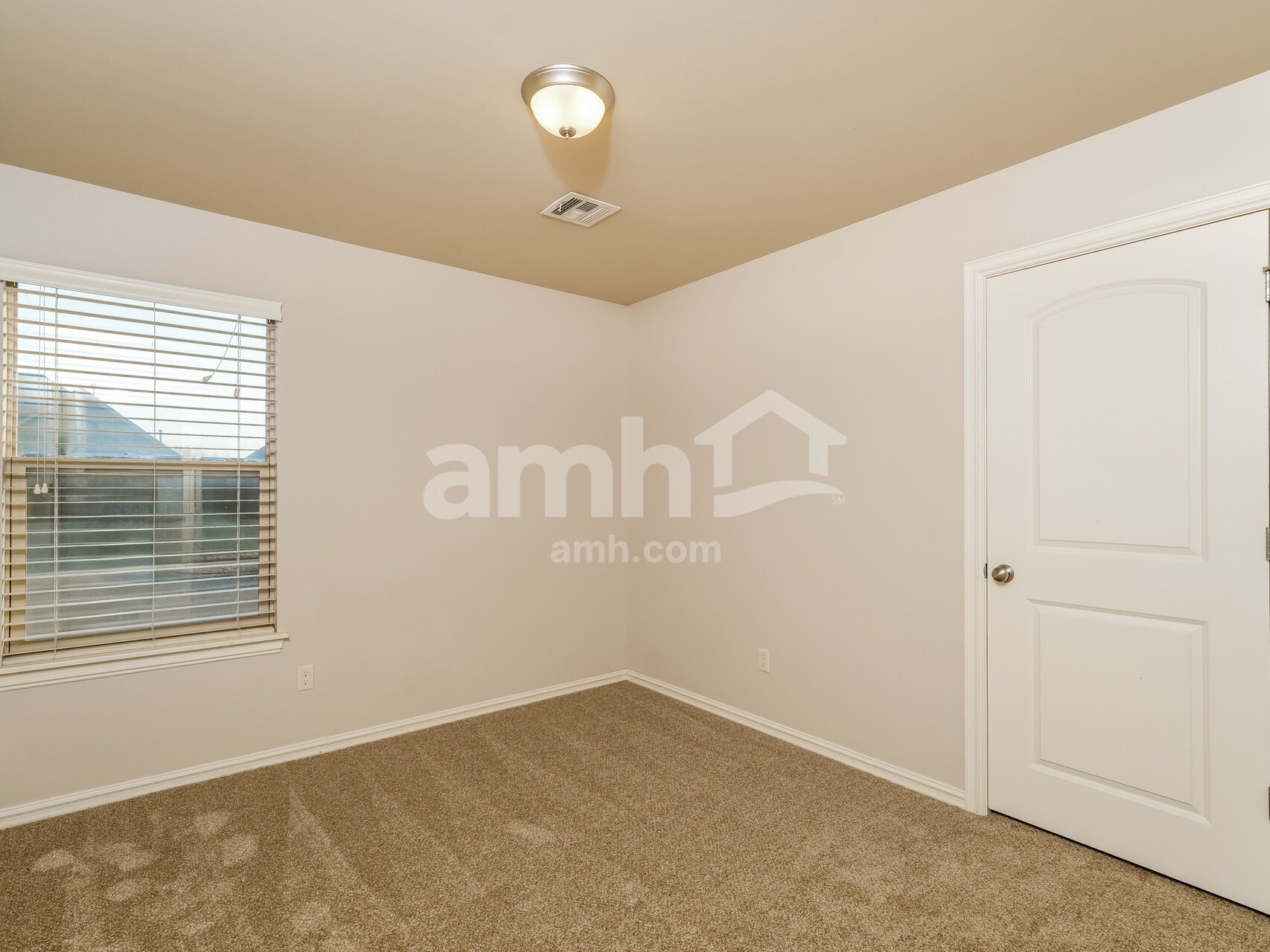 Building Photo - 13332 S Poplar St