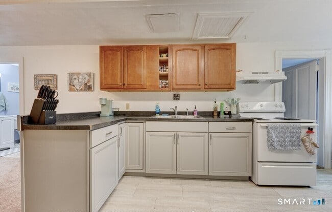 Building Photo - 39-43-43 Main St