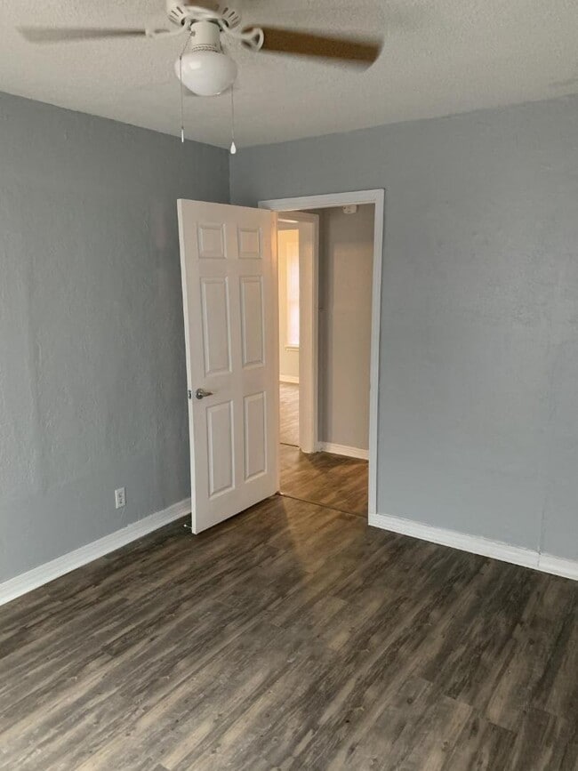 Building Photo - 512 Morrison Ave