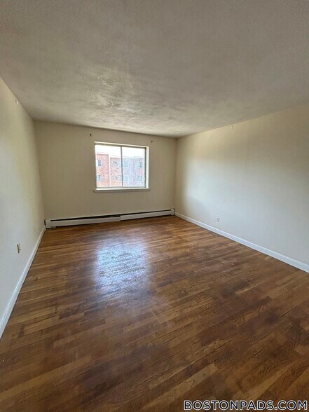 Building Photo - 84 Gardner St