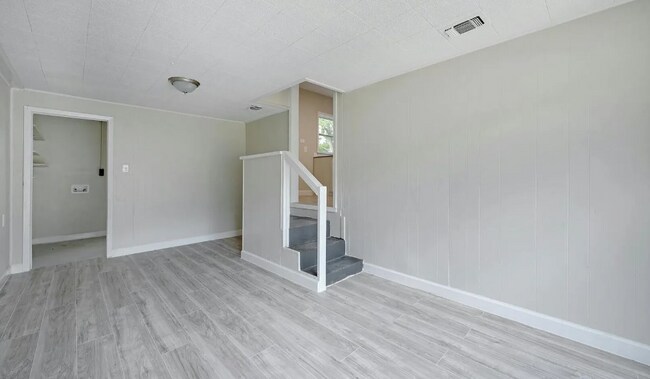 Building Photo - 505 Wright Ave