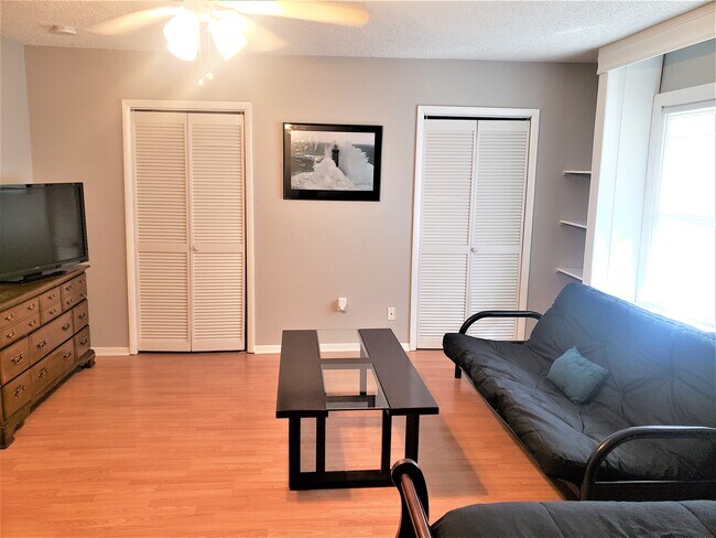 Building Photo - 1839 Salem Rd