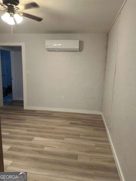 Building Photo - 204 Smith St NE