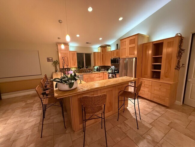 Building Photo - Luxury Home with 180 Degrees Lake Views