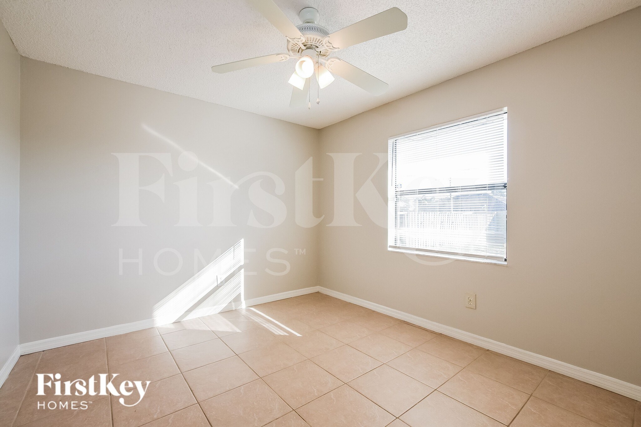 Building Photo - 3208 Buckland St