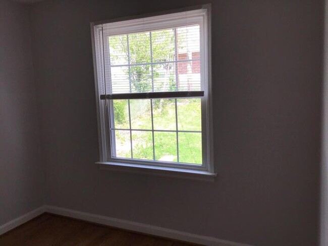 Building Photo - 10130 Newbold Dr