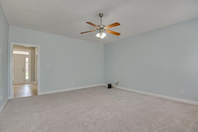 Building Photo - 158 Kenilworth Dr