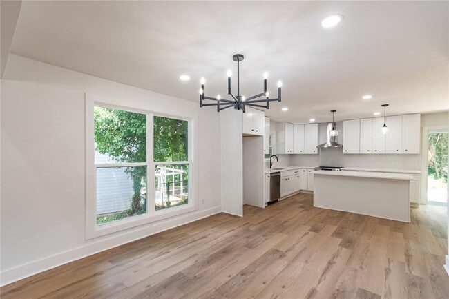 Building Photo - 2601 Garland Way