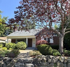 Building Photo - 2256 W Viewmont Wy W