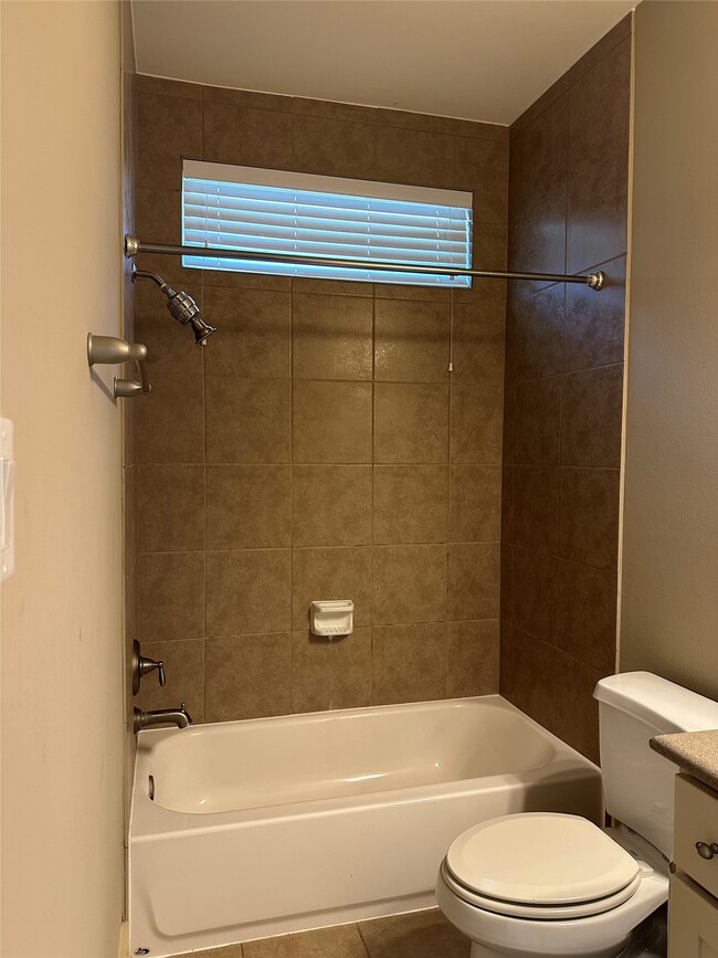 Building Photo - 1241 Nelson Falls Ln